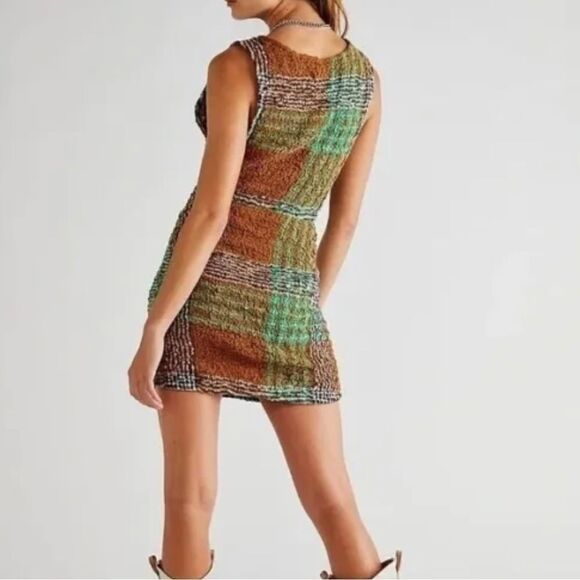 New Free People Scarlett Smocked Mini Dress Stretch Fitted
Slim size M NWOT - Picture 2 of 8